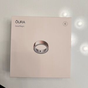 Oura Ring 4 in rose gold